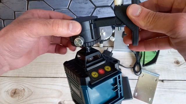 Лазерный уровень нивелир лазер 4х360 градус 4D 16 лучей линий зелёный луч Makita. Аналог MAKITA смотреть онлайн