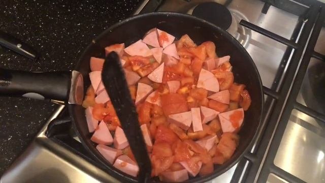 Яичница с колбасой,сыром и помидорами (быстро,просто,вкусно) эпизод №368