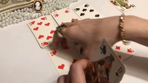 КРЕСТОВЫЙ КОРОЛЬ ПОД МАГИЕЙ ИЛИ В НЕОПРЕДЕЛЕННОСТИ? ЦЫГАНСКИЙ РАСКЛАД НА ОБЫЧНОЙ КОЛОДЕ  КАРТ.