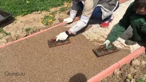 Дорожки из минерального покрытия на даче