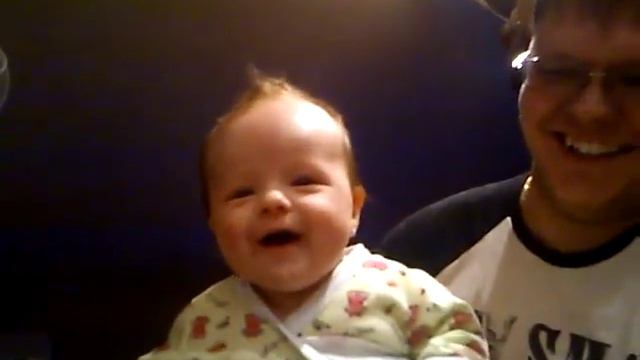 Смешно смеется))) смотреть онлайн