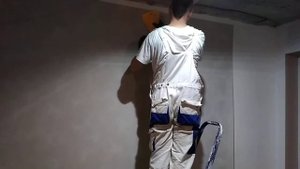 Как приклеить метровые обои