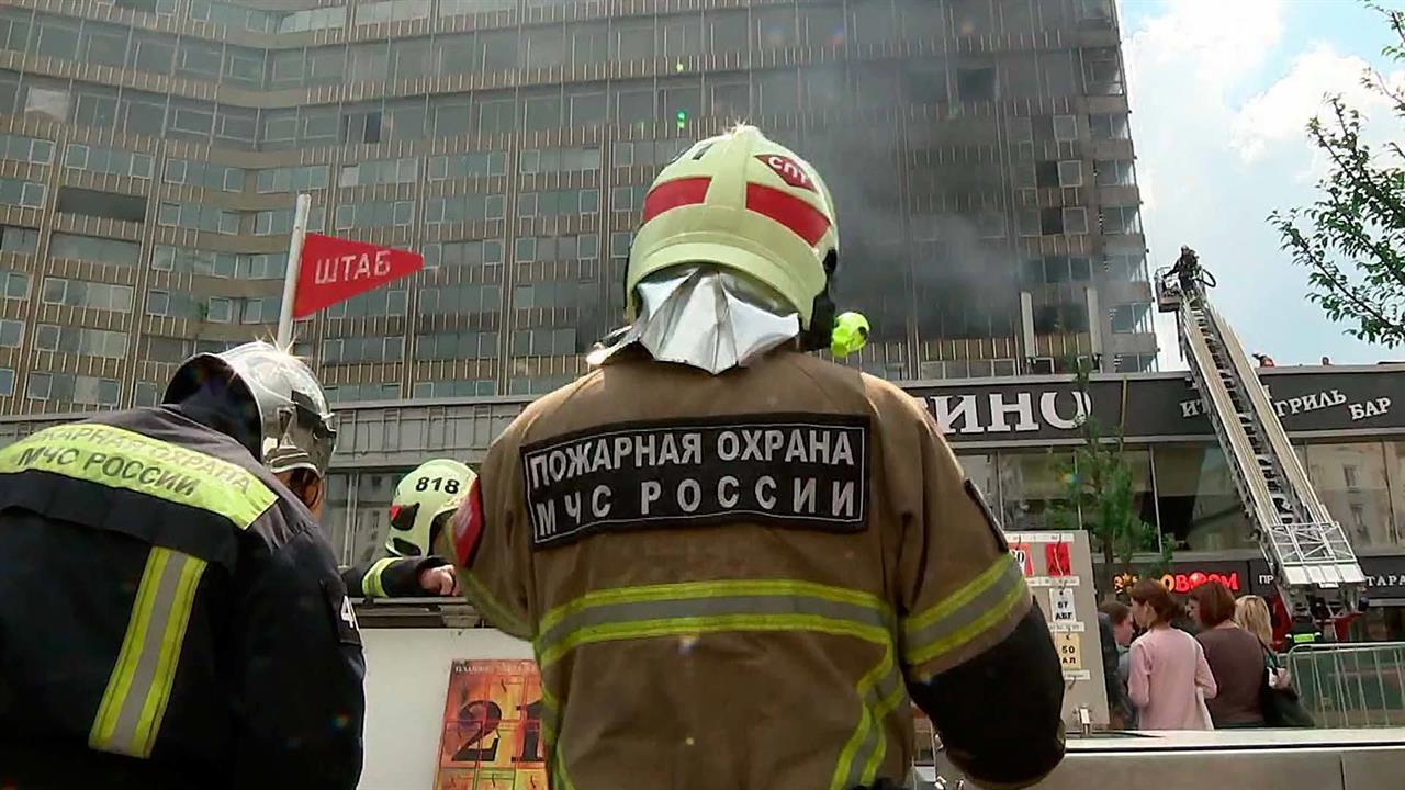 Возгорание электропроводки стало причиной пожара в одной из высоток на Новом Арбате