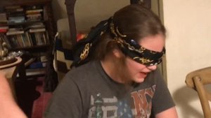 Дети пробуют устрицы в первый раз ?