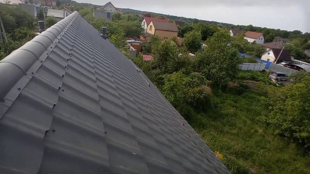 монтаж модульной металлочерепицы. Добрая традиция.