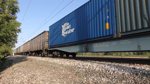 ВЛ80С-1519 с грузовым составом смотреть онлайн