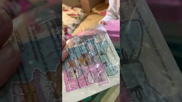Распаковка LOL Deluxe Present Surprise смотреть онлайн