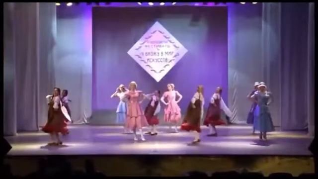 Образцовый коллектив ансамбль танца "Барабушки"  -  "Барышни-крестьянки"