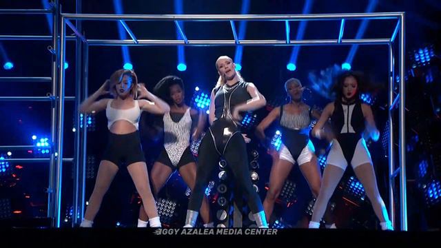 Iggy Azalea & Charli XCX - Fancy/Beg For It (Live on American Music Awards 2014)