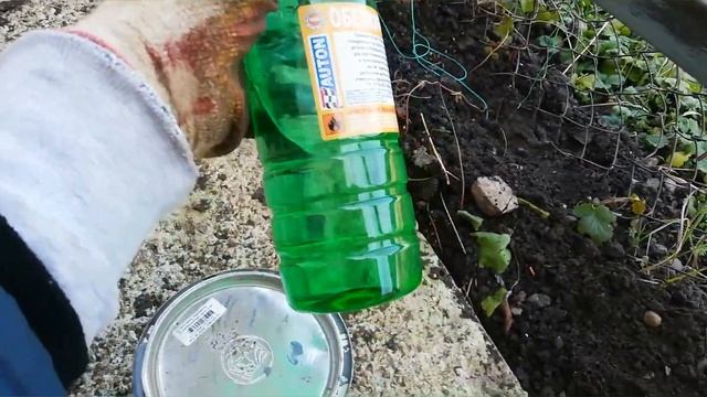 Забор из профильной трубы и металлопрофиля.