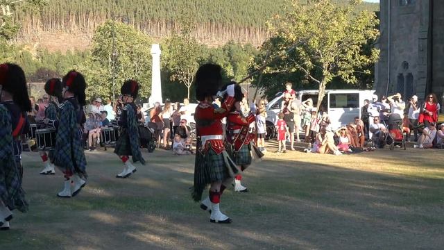 Colin's Cattle set on the march by Ballater Pipe Band for Beating Retreat after 2022 Ballater Games смотреть онлайн
