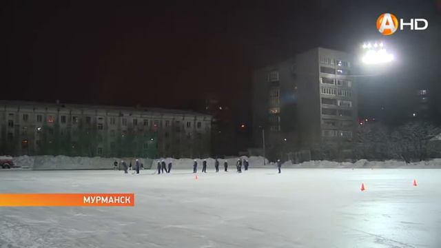 Торговый порт подарил юниорам из хоккейной команды Строитель новую форму