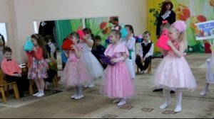 Танец с сумочками