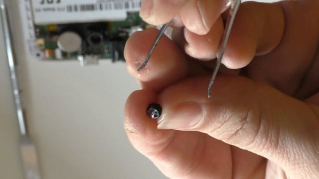 Своими руками ПРибор ночного видения из  старого телефона. Самодельный ПНВ. смотреть онлайн