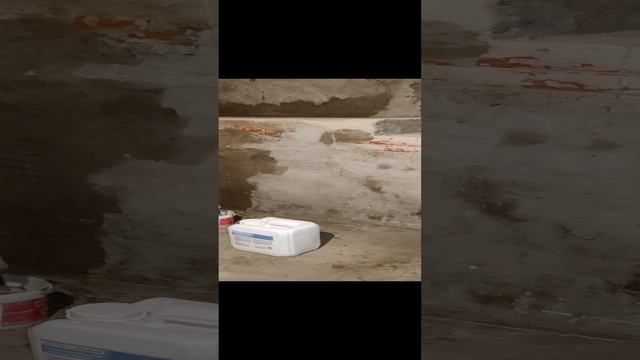 Обрабатываем от сырости подвальное помещение