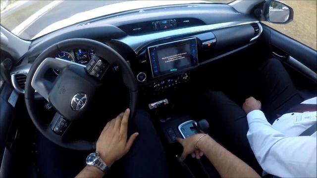 Hilux 2018 2.8 SRX - POV - Test Drive смотреть онлайн