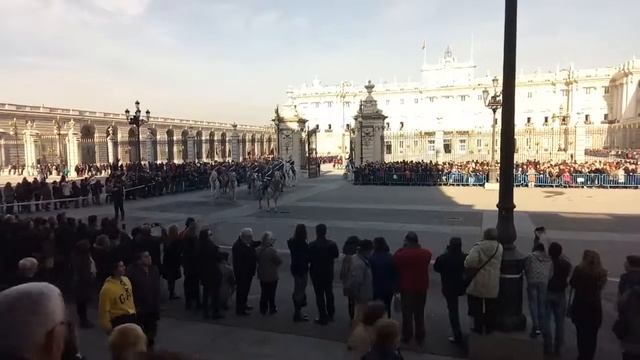 Мадрид. Королевский дворец. смотреть онлайн