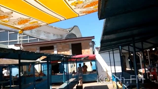 В Керчи на центральном рынке "вырос" бесхозный объект смотреть онлайн