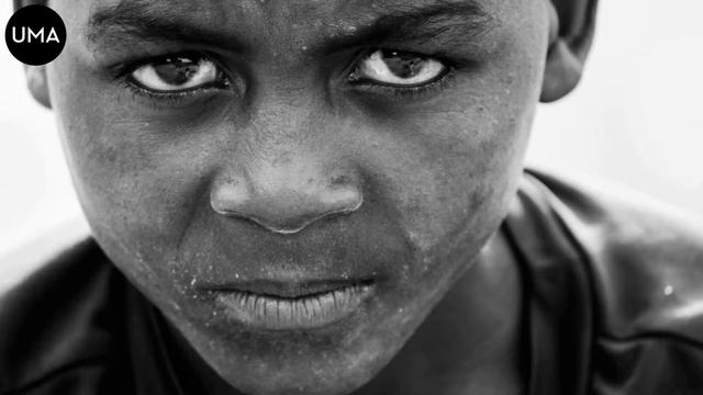 Один в каное - Маленький хлопчик смотреть онлайн