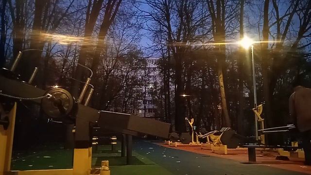 Спина. Как накачать за 2 месяца. Подтягивания на турнике, тяги к груди, к поясу. дед Павлентий. смотреть онлайн