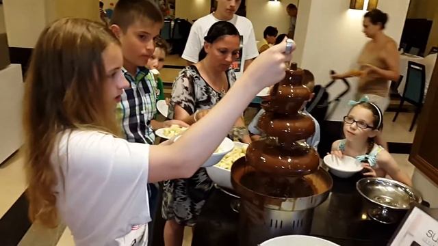 Шоколадный водопад Susesi Belek смотреть онлайн