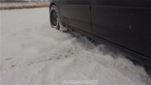 Приус 20-ка зимой по снегу.