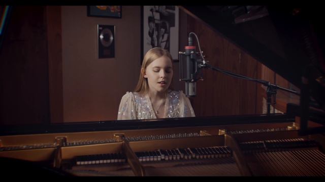 Angel - Sarah McLachlan (Piano cover by Emily Linge) смотреть онлайн