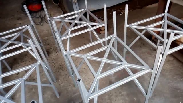 Покрашеные подставки под ёмкость. смотреть онлайн