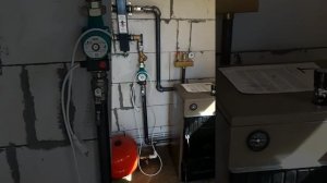 Монтаж твердотопливных котла с гидравлическим разделители.