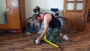 Испытание тросового велозамка болторезом