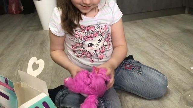 Розовый пушистик