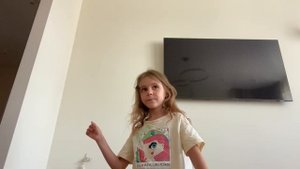 Села на правый шпагат! Элементы фигурного катания 2 часть