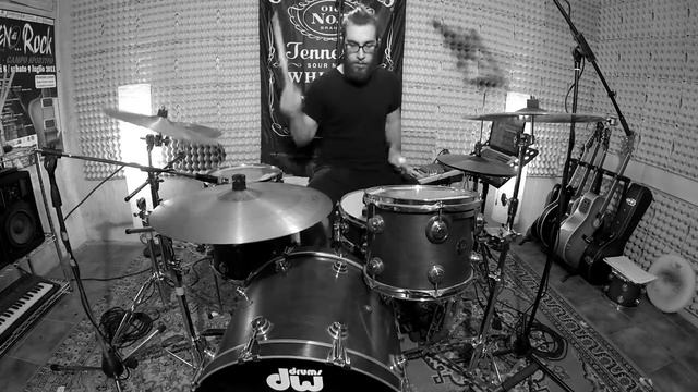 iPhone Drums - Slide to have fun! смотреть онлайн