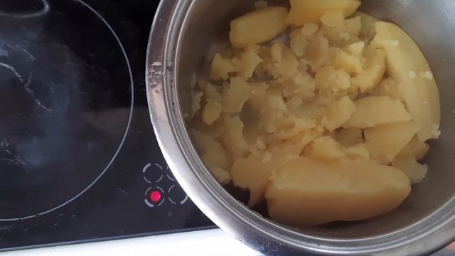Как приготовить картофельное пюре рецепт (толченая картошка). Быстро и легко! смотреть онлайн