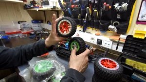 Short course Remo Hobby 9EMU Brushless. Ставим колеса traxxas.