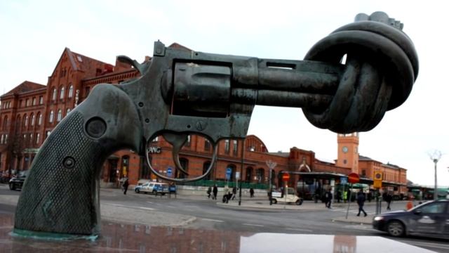 Самые необычные скульптуры и памятники мира смотреть онлайн