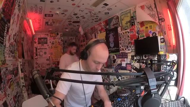 Craigie Knowes & Dream_E [Red Light Radio March 2020] смотреть онлайн