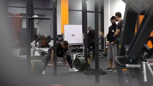 Мастер спорта, притворяется тренером новичком