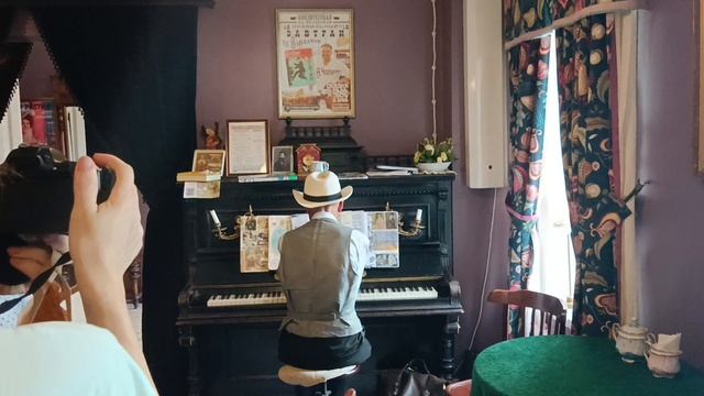 г. Коломна, атмосферная историческая Кондитерская смотреть онлайн