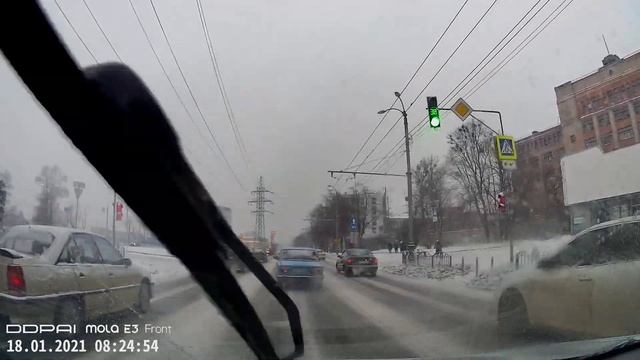 DDPai Mola E3 (H.264 2560x1440 25fps) - Снег смотреть онлайн