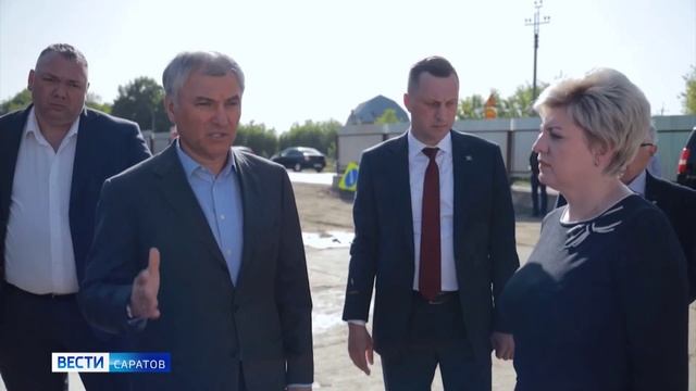 На недавно открывшемся путепроводе в поселке Жасминный запущено четырехполосное движение смотреть онлайн