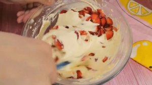 Волшебный десерт с клубникой для жаркого лета. Клубничный десерт - любимое лакомство для детей.