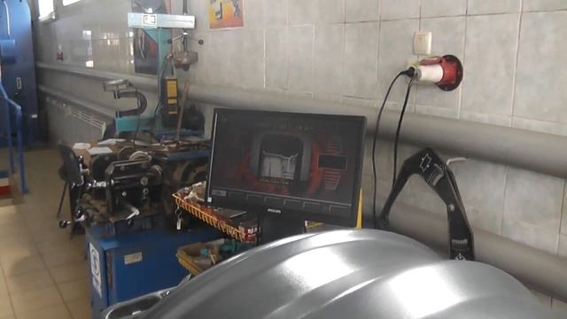 Балансируем кривые колеса на УАЗ Патриот 300 грамм на каждом колесе.