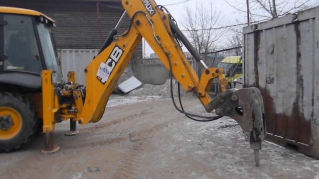 Вовди - Работа экскаватора погрузчика с гидромолотом смотреть онлайн