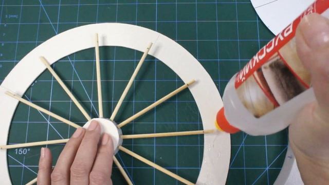 DIY «Колесо телеги» с цветами ручной работы | Цветы из фоамирана