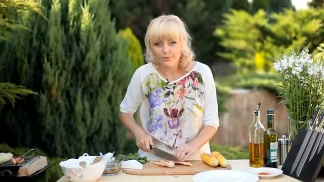 Салат з курячим філе, свіжою кукурудзою та сиром брі