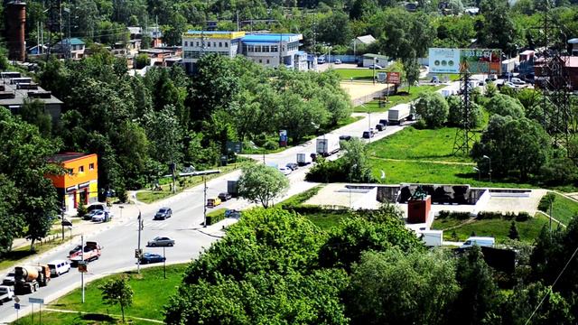 Вид с высоты на улицу батарейная