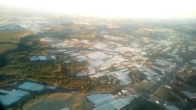 АК РОССИЯ Посадка    Авиакомпания которая на борту не кормит