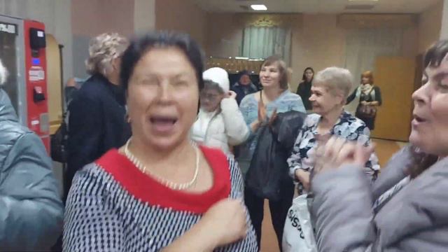 Частушки зрителей в Истре. Частушки под гармонь. Песни под гармонь.