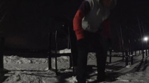 Жим 165 кг. На спортплощадке зимой.